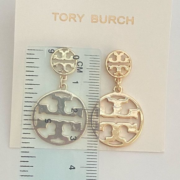 TORY BURCH•Logo Drop Earrings - Picture 4 of 6